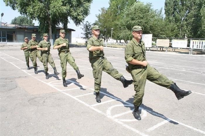 Строевая подготовка перед принятием присяги - в